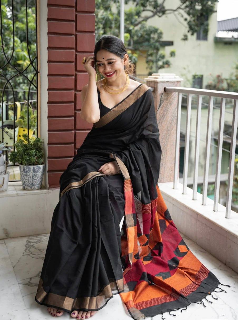 BEAUTIFUL RICH PALLU & JACQUARD WORK ON ALL OVER THE SAREE