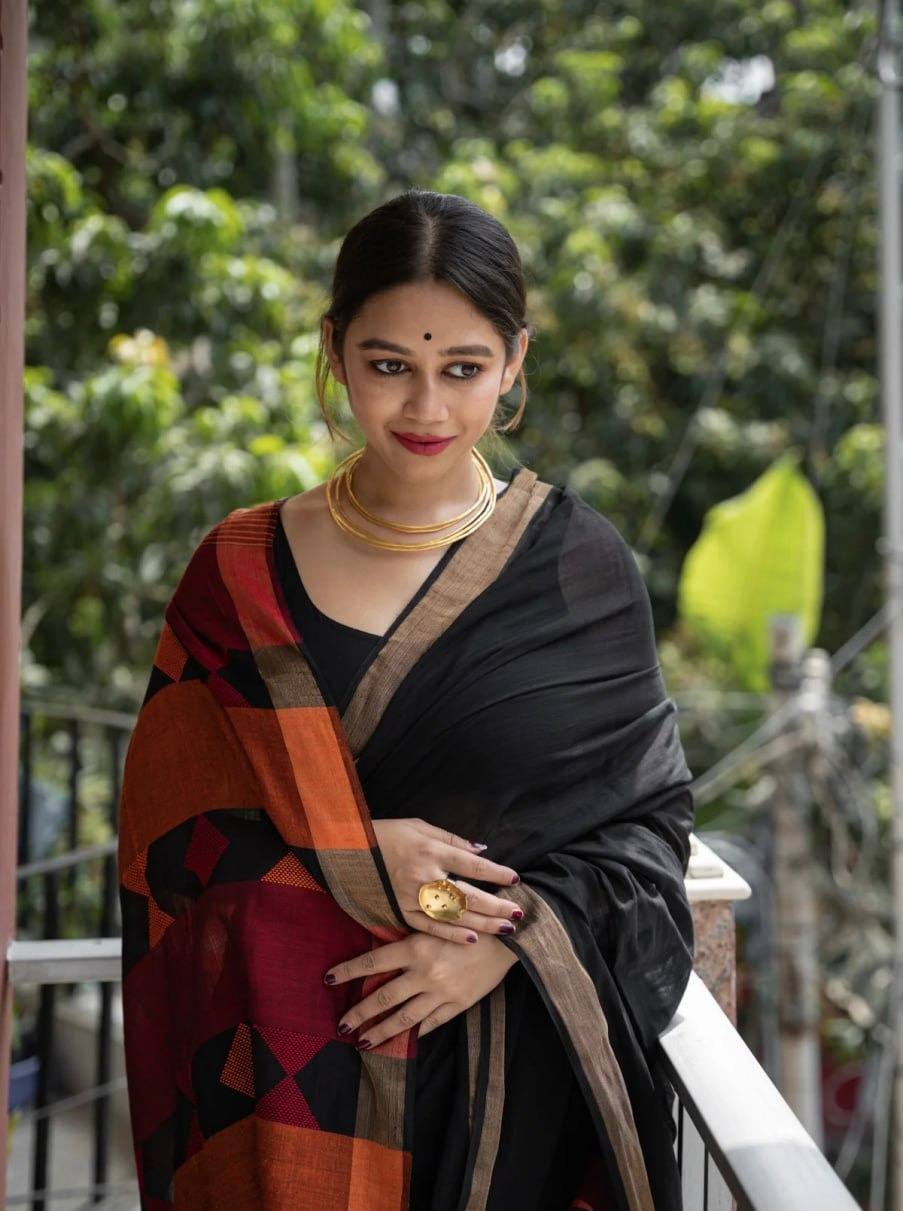 BEAUTIFUL RICH PALLU & JACQUARD WORK ON ALL OVER THE SAREE