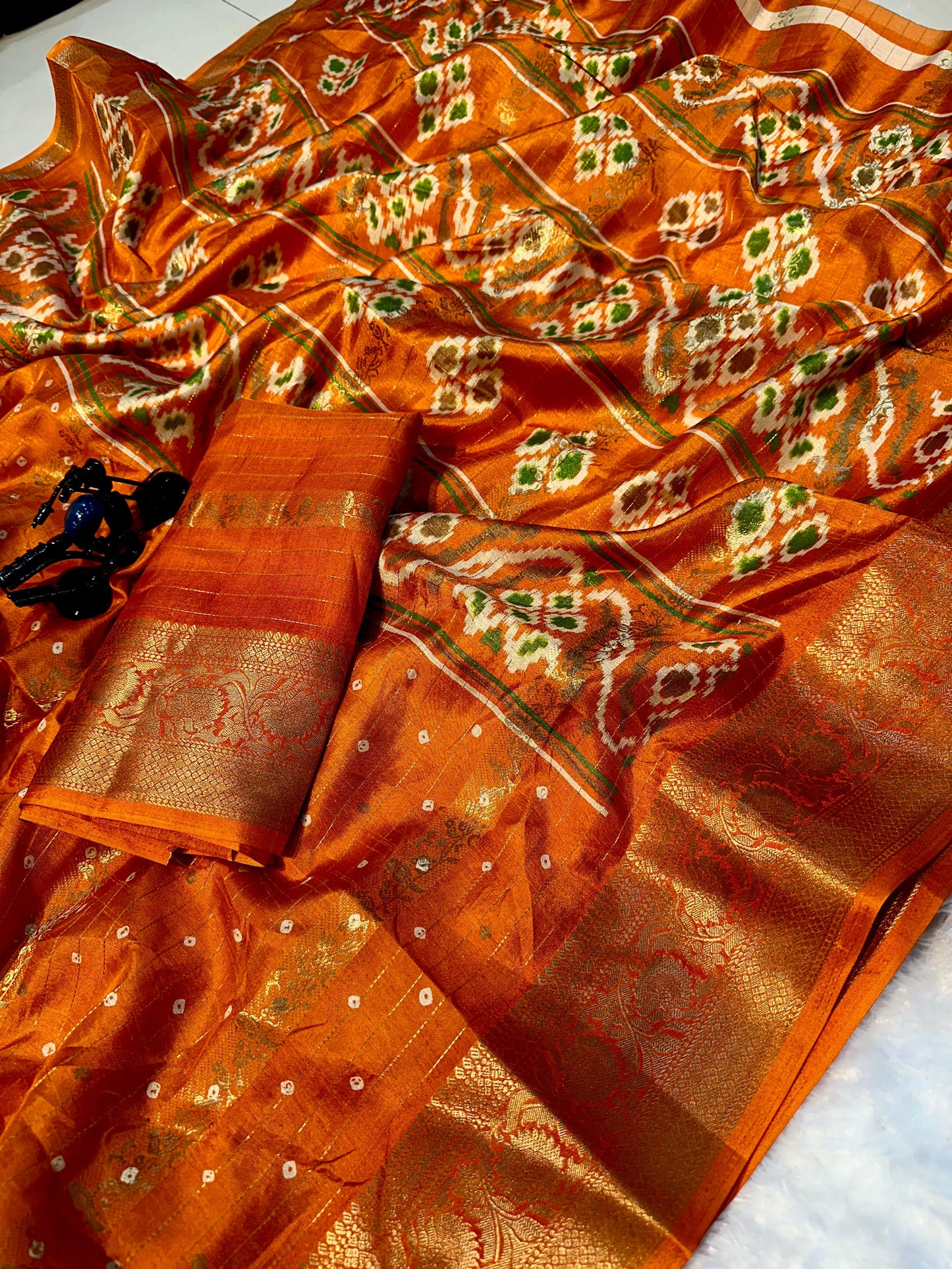 Beautiful heavy mysore silk saree with all over weaving and fantastic two tone padding border